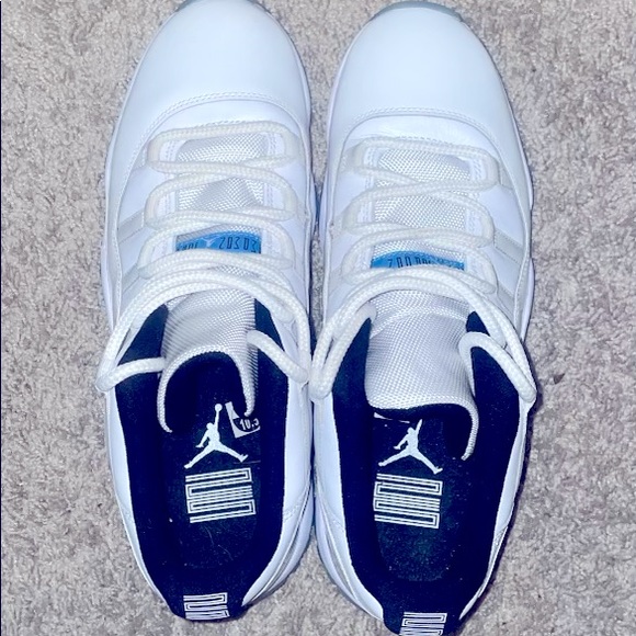 Bought Them A Couple Months Ago As A Gift Lightly Worn 7/10 Willing To Negotiate - Picture 2 of 2